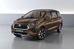 Toyota Rumion Color Rustic Brown